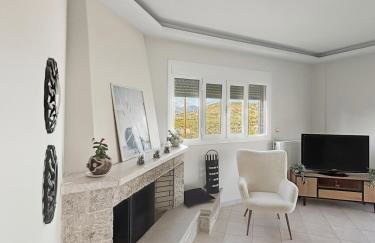 Spacious 3bd Apartment in Lefkakia, Nafplio - Photo 1