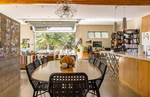 Mid Century Modern Family Home On 25 Acres! - Foto 8