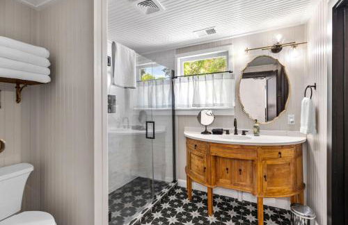 Cozy Cottage in the Heart of Johnson City - Foto 15