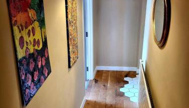 Horse & Farrier Pub - Photo 5