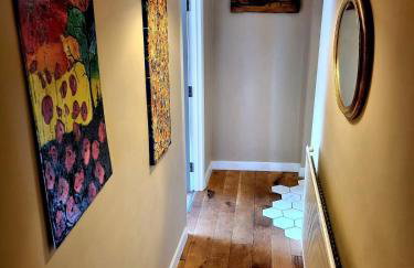 Horse & Farrier Pub - Photo 5