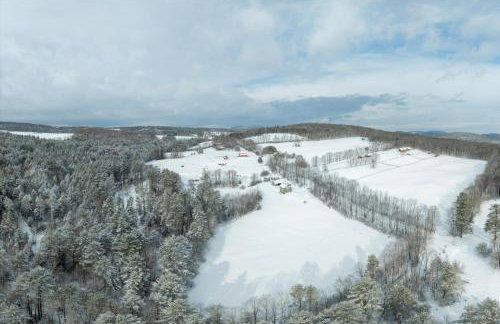 Vermont Retreat 3BR with Mountain Views and Trails - Foto 45