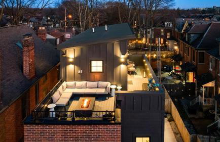 Rooftop Patio, Hot Tub and Games City Escape - Foto 57