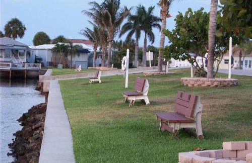 Stylish 2 bedroom home Steps from private beach - Foto 33