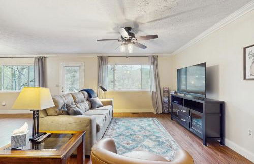 Cozy Lake Duplex Sleeps 5 Games Dog-friendly - Foto 4