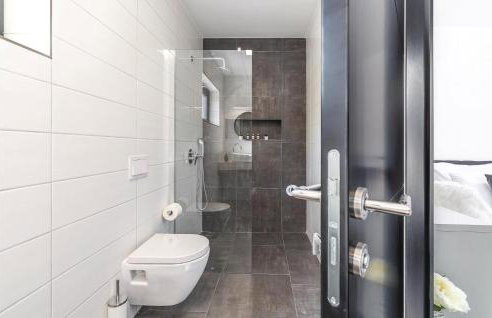 Stunning Home In Sivati - Photo 52