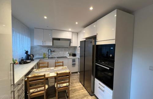 VipStay - Stilvoll und geräumige Apartments mit Terasse oder Balkon, Küche, kostenloses Parken, WLAN, Smart Tv - Foto 75