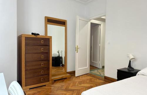 Piso 5 dormitorios Salgueira 1 - Foto 8