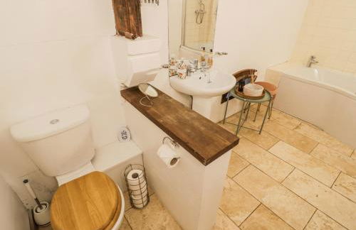 Chetwynd Lodge - Photo 25