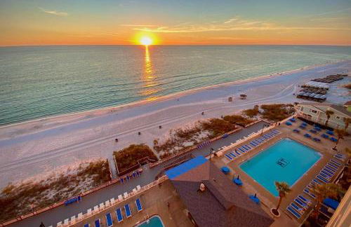 PCB Condo with Community Perks and Beach Access - Foto 34