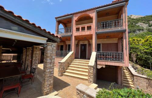 Villa Ioanna Oxylithos, Kymi - Photo 1