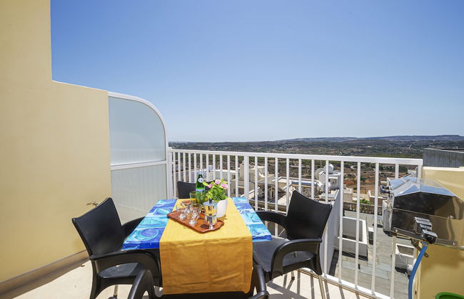 Summer Breeze Superior Apartment with Terrace by Getaways Malta - Foto 9