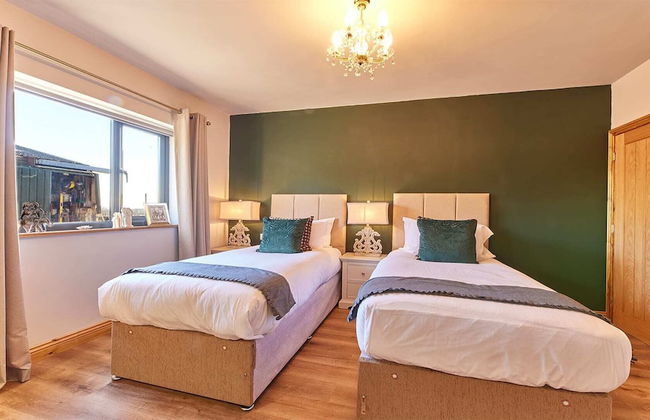 Host Stay The Parlour - Photo 14