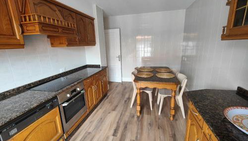 Amplio piso familiar muy céntrico - Foto 4