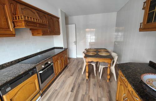 Amplio piso familiar muy céntrico - Foto 4