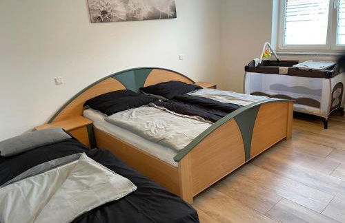 Ruhig gelegene EG-Neubauwohnung & Garten, überdachte Terrasse, Insektenschutz, Fußbodenheizung, EBK für max 7 Personen - Foto 34