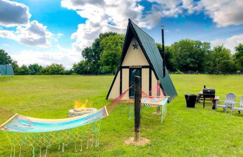 Rustic A-Frame Glamper near Nashville with Memory Foam Beds, Fire Pit & Country Breakfast - Foto 1