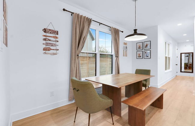 Chic Modern Farm Haus - Minutes to Everything - Foto 24