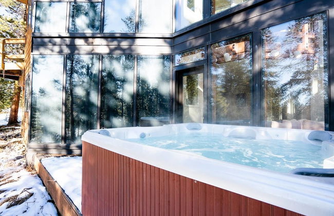 The Atrium Haven Winter Park Cabin Hot Tub - Photo 21
