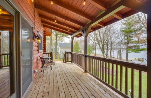 Modern Log Cabin with Rec Room, Steps to Lake! - Foto 33