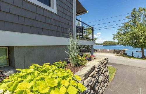 Beautiful Home 30 Feet from the Sand at Spofford Lake! - Foto 53