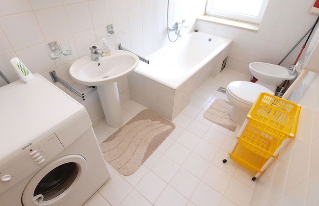 Apartment 761 - Photo 25