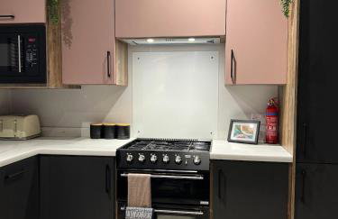 NEW 2025 Modern 3Bedrooms Lodge Walk to Beach - Foto 12