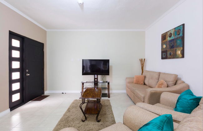 I Heart JA Affordable Luxury at The Bromptons - Foto 1