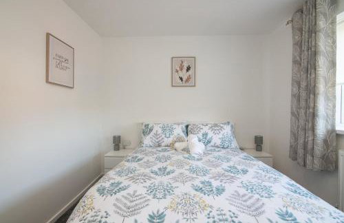 Modern Two Bedroom House with Parking - Foto 8