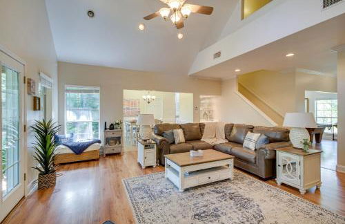 Charming Diamondhead Home with Private Yard! - Foto 8