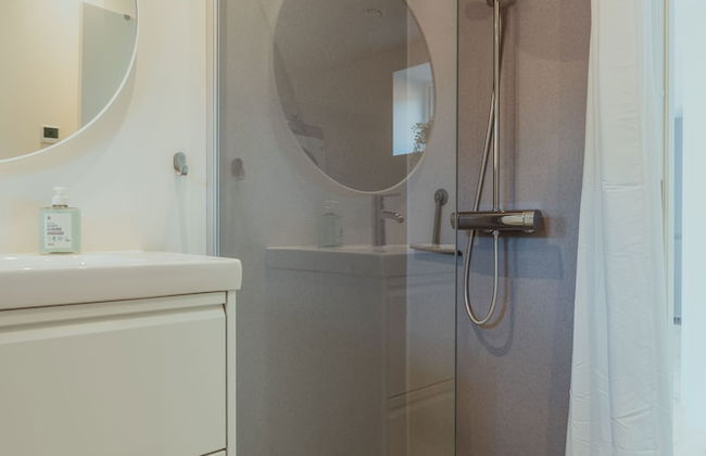 Seaside Nest | Charming Waterfront Retreat - Foto 12