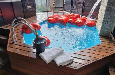 Morumbi, Apartamento Pub, SPA com hidromassagem, PISCINA Aquecida PRIVATIVA, LAREIRA, tudo que você precisa para descansar, trabalhar ou realizar aquela comemoração! Com total conforto e PRIVACIDADE! O Apt Nota 10 de SP! - Foto 11