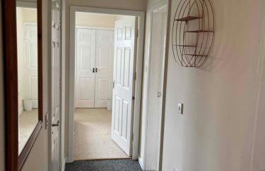 Serene 3-Bed Apartment - Park Views & Walking Distance to Royal Stoke Hospital - Foto 7