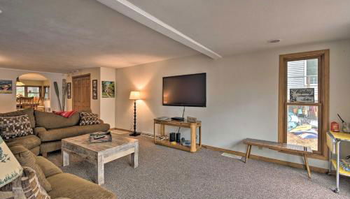 Spacious Lakehouse with Deck, Kayaks, and Dock! - Foto 5