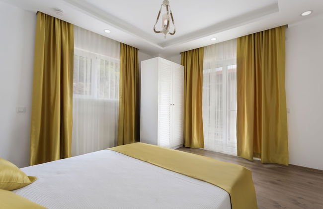 Kybele Suits - Photo 12