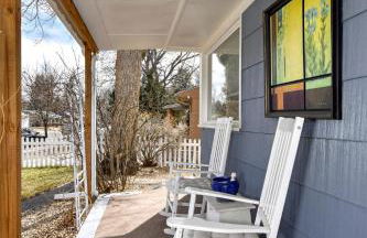 Family Perfect 4BR Home with Hot Tub, Pool Table, Fenced Yard, Cozy Fireplace, Mountain Views, Walkable Neighborhood, Near Parks, Dining, and Adventure - Foto 16