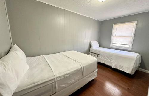 Cottage 16 Lees Ford Marina - Photo 6