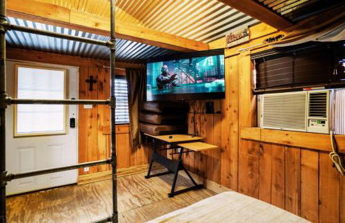 Tropical Escape Pool Jacuzzi Bar in Alvin TX - Photo 11