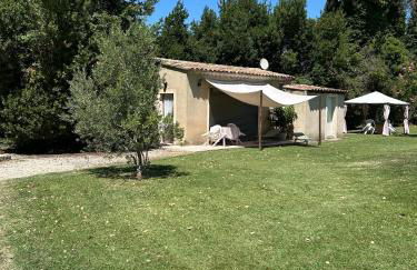 Studio tout confort avec terrasse et piscine, idéal pour un séjour relax - Foto 4