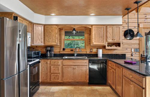 Mountain Escape on 6 acres w Hot Tub & Privacy - Foto 22