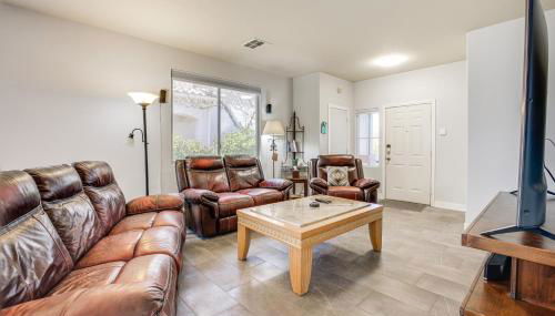 Desert Escape with Pool Oasis Near Golfing and Vegas! - Foto 4