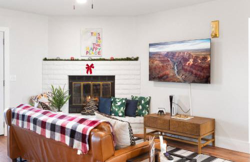 Heated Pool and Jacuzzi, Scenic Mountain View, Lux and Cozy, - Foto 8