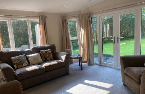 Oak Tree Lodge with Hot Tub near Alton Towers - Foto 38