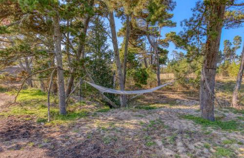 Gearhart Getaway - Gated Community Home w/ Hot Tub, Walk to Beach - Foto 50