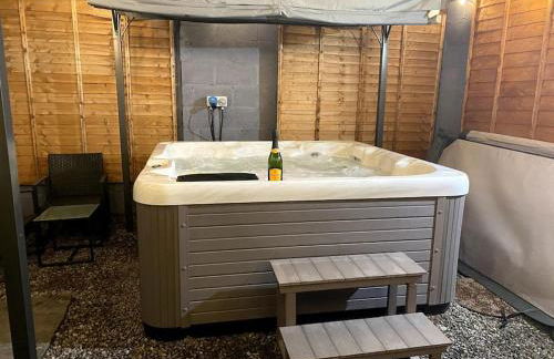 Cardiff Coach House with Hot Tub & Log Fire - Foto 17