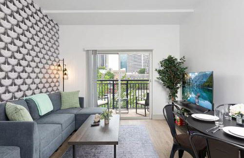 The Tar Heel - Stylish 4BR with City Views - Free Parking - Gym - Foto 1