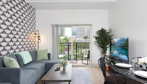 The Tar Heel - Stylish 4BR with City Views - Free Parking - Gym - Foto 1