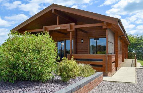 Willow Lodge - Photo 1