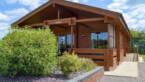 Willow Lodge - Photo 1