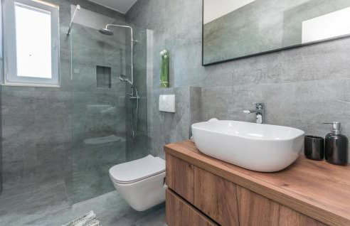 Cozy Home In Tinj With Wifi - Foto 29